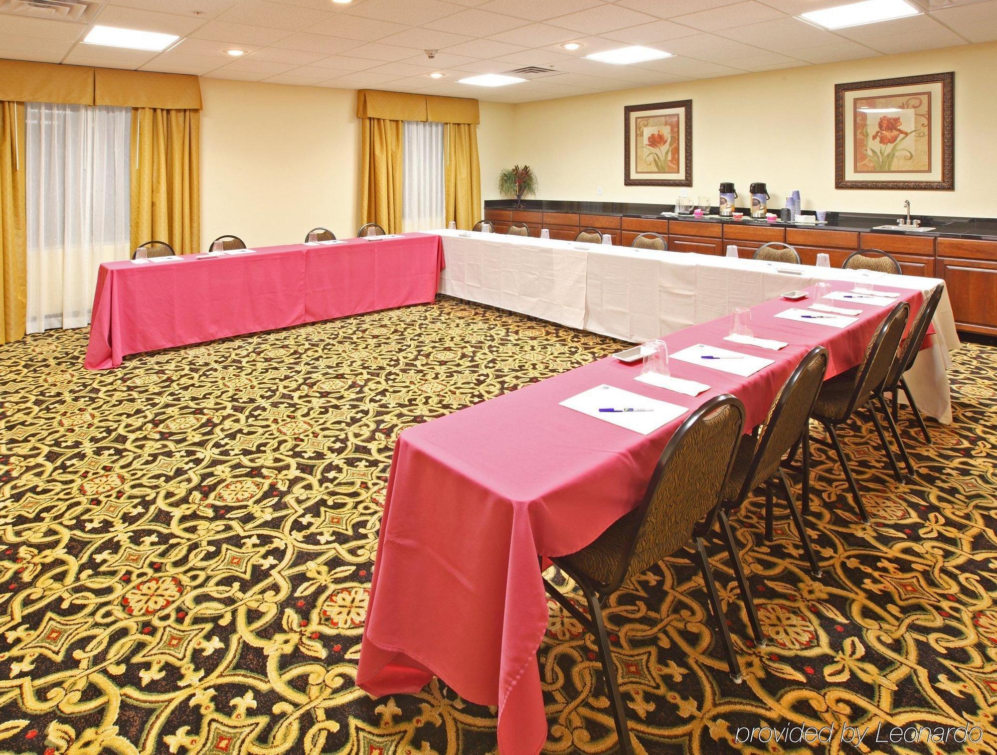 Holiday Inn Express Hotel & Suites Clarksville Facilidades foto